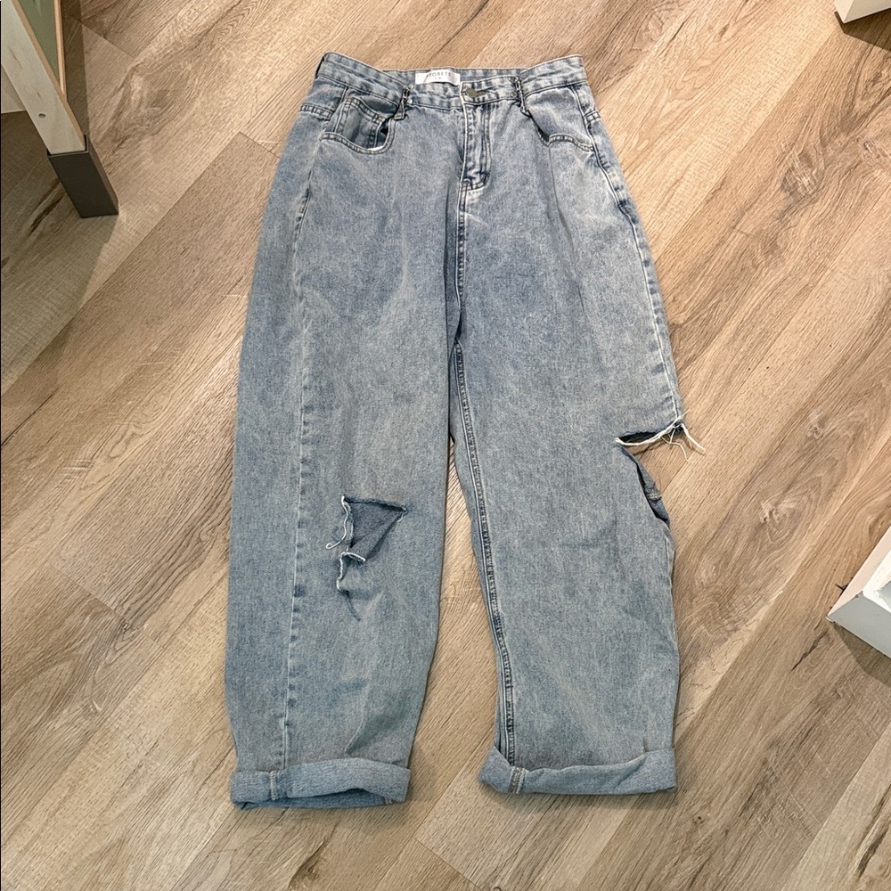 Storets Distressed Light Wash Jeans